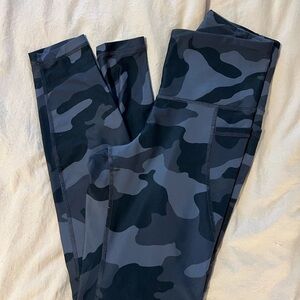Old Navy Active Gray Camouflage Leggings
